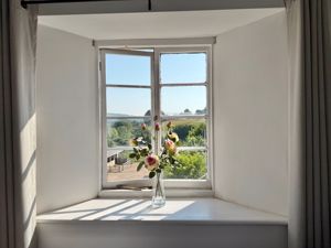 Photo 8- click for photo gallery